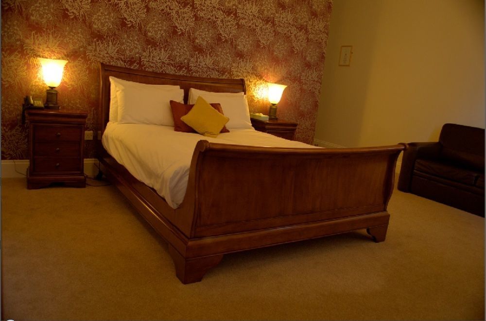 ת'טפורד The Thomas Paine Hotel מראה חיצוני תמונה