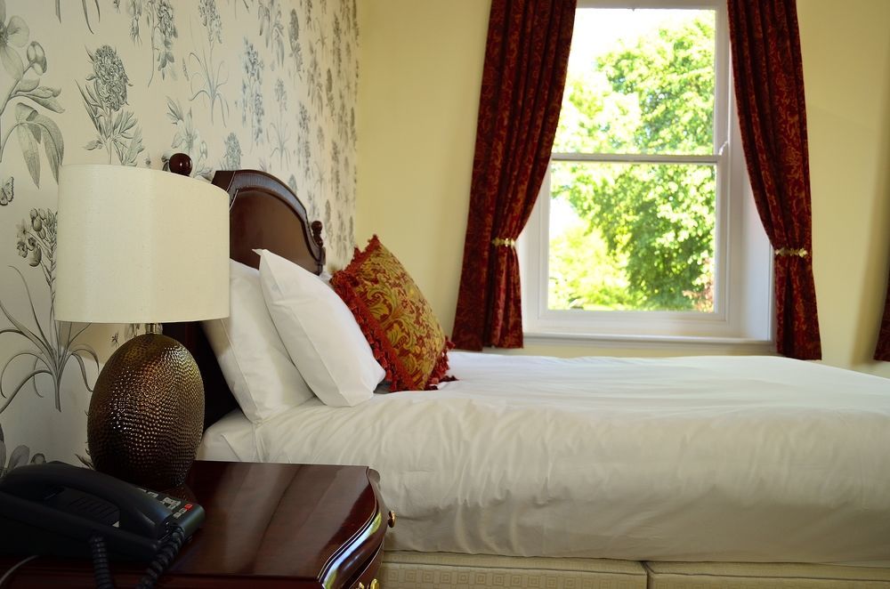 ת'טפורד The Thomas Paine Hotel מראה חיצוני תמונה