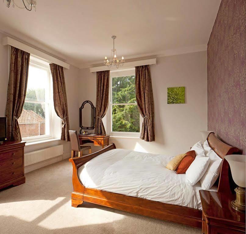 ת'טפורד The Thomas Paine Hotel מראה חיצוני תמונה