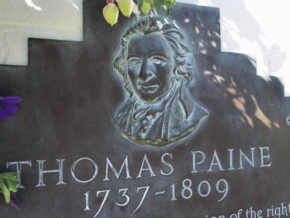 ת'טפורד The Thomas Paine Hotel מראה חיצוני תמונה